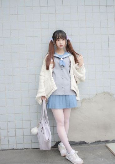 美女被操到失禁_十万网红美女美酱